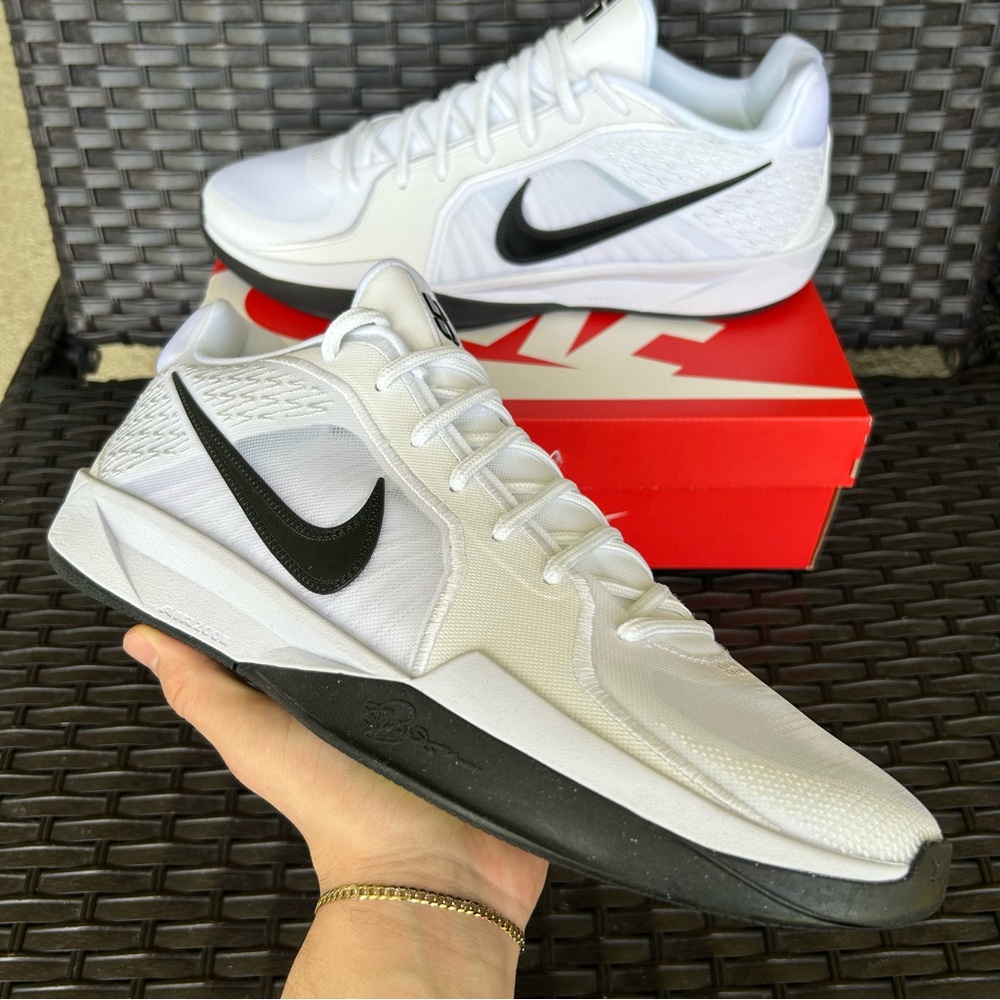 NIKE SABRINA 2 TB WHITE BLACK - MENS 13.5 / WOMENS 15